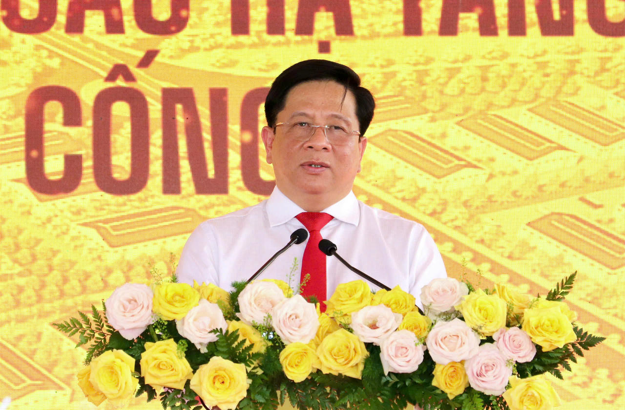 Chủ tịch UBND tỉnh An Giang Hồ Văn Mừng phát biểu tại Lễ khởi công dự án