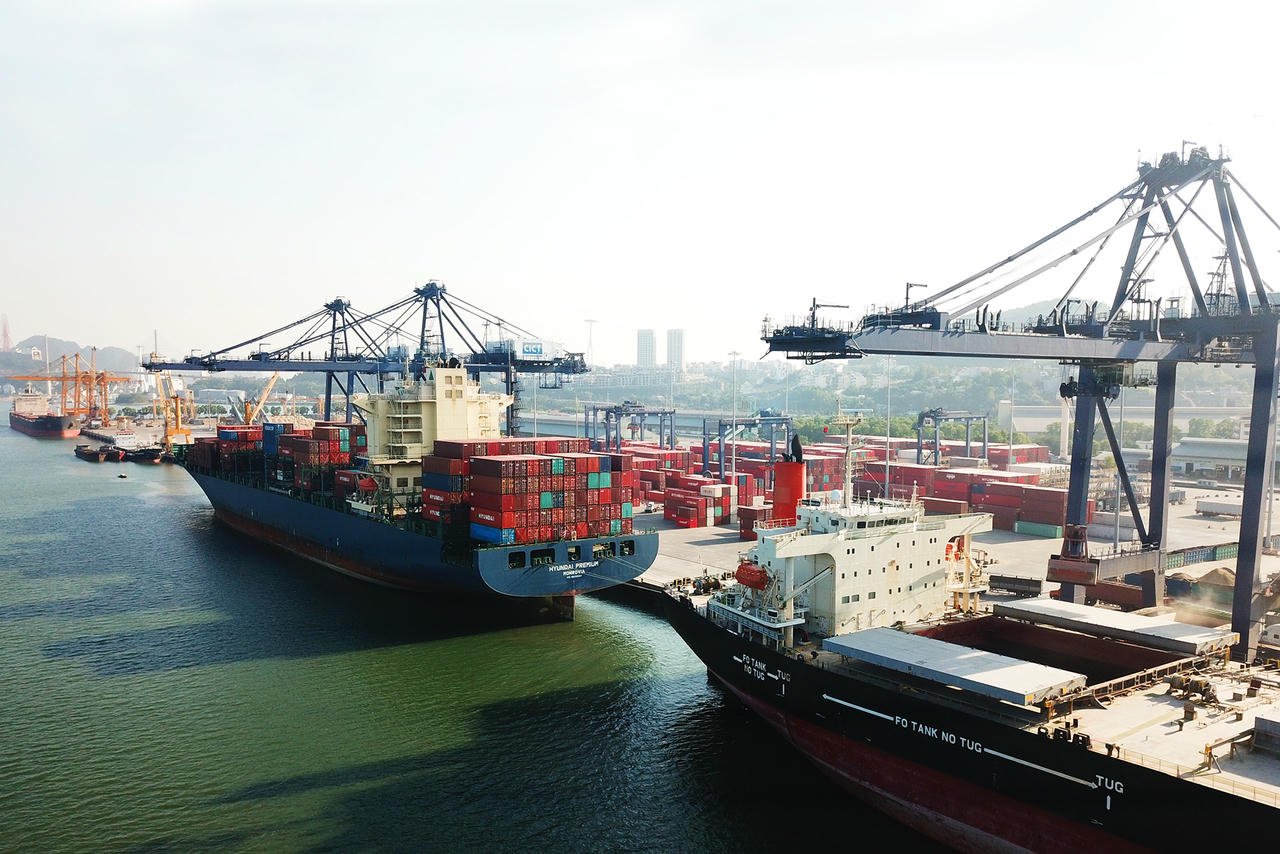 Sau hơn 1 thập kỷ tái cơ cấu, Cảng Quảng Ninh ngày càng giữ vai trò quan trọng trong hệ thống logistics phía Bắc.
