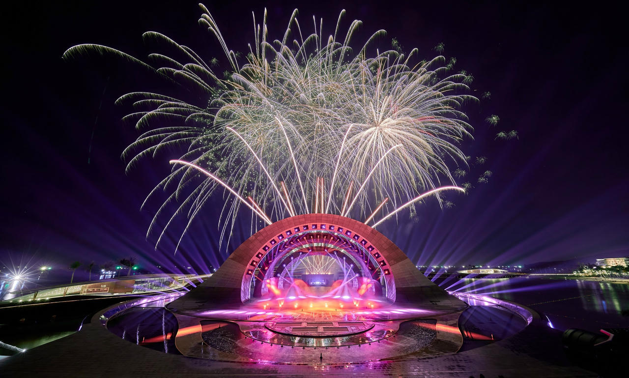 Show diễn Kiss of the Sea, Thị trấn Hoàng hôn, Phú Quốc