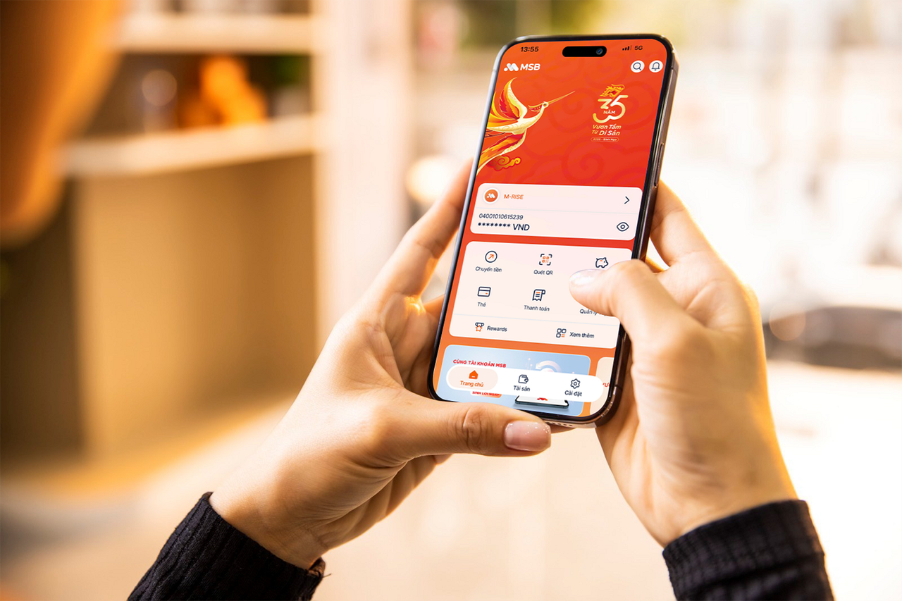 Người dùng có thể lựa chọn hình nền hiển thị từ danh sách các ảnh có sẵn trong kho của MSB Digital Bank