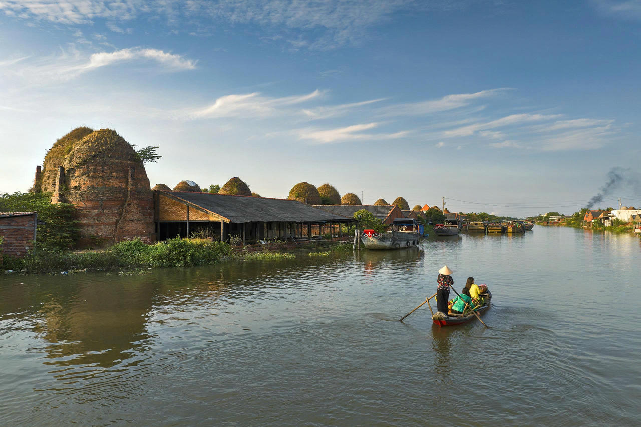 Dòng Cổ Chiên - dòng sông đã bồi đắp nên vùng đất Long Hồ suốt hơn ba thế kỷ. (Ảnh: Trung tâm Xúc tiến du lịch tỉnh Vĩnh Long)