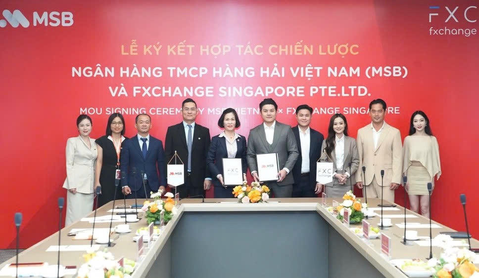 Đại diện MSB và FXChange tại lễ ký kết (Ảnh: MSB)